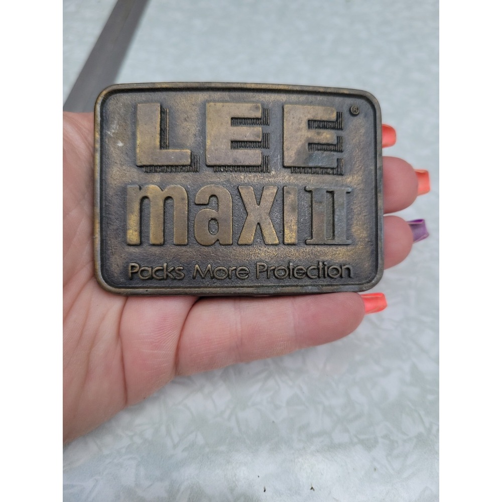 LEE MAXI 2  vintage belt buckle packs more protection
